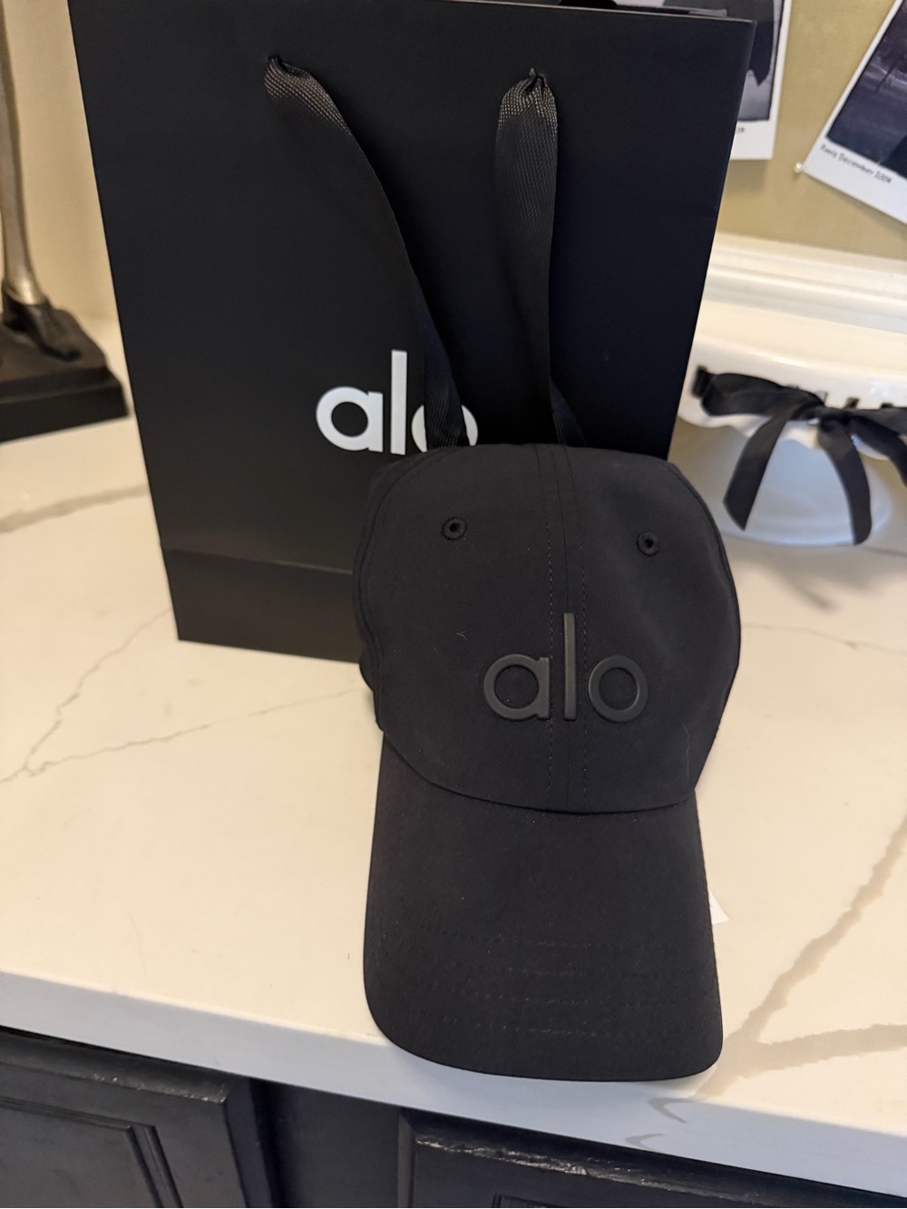 ALO Yoga Men’s Black Logo Baseball Hat